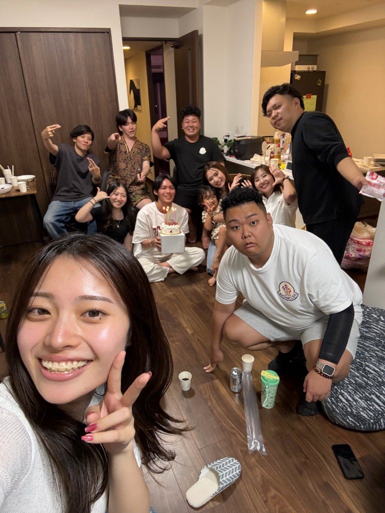 代表の自宅で開いた誕生日会の様子